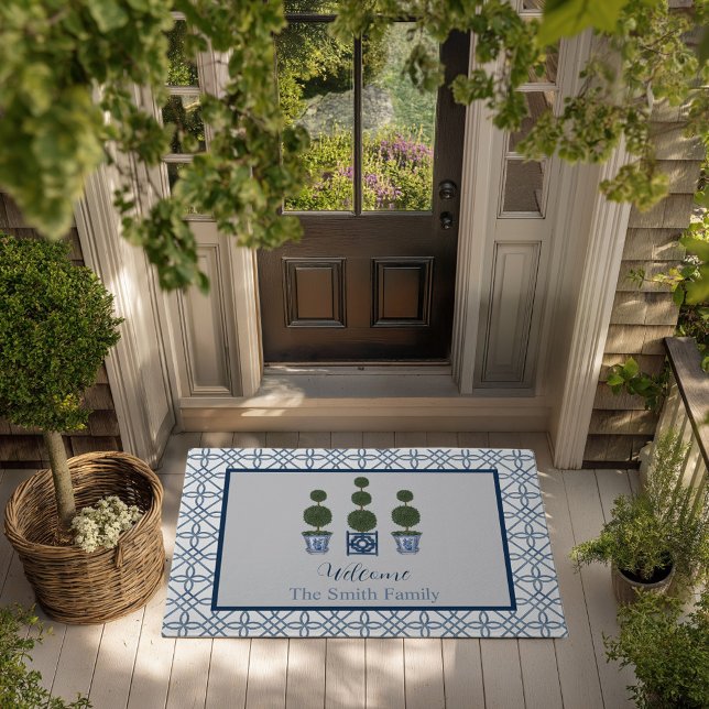 チノワセリートピアリーツリー名前をカスタムするウェルカム ドアマット (Topiary tree personalized chinoiserie doormat grandmillennial)