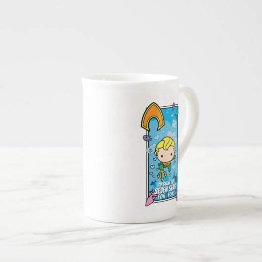 チビ（小さくかわいく書いた感じ）アクアマン – 私は7つの海を泳ぐ ボーンチャイナマグカップ (正面右)