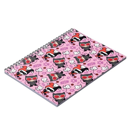 チビ（小さくかわいく書いた感じ）キャットウーマン、ハーレークイン&キッテンズパターン ノートブック (左側)