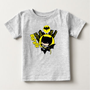 チビ（小さくかわいく書いた感じ）バットマンスケールザシティ ベビーTシャツ