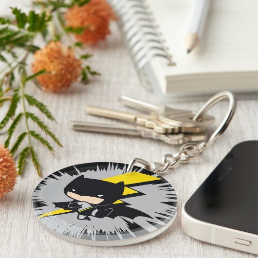 チビ(小さくかわいく書いた感じ)バットマン稲妻キック キーホルダー (正面右)