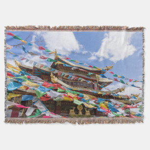 チベットの寺と祈りの言葉フラグ – 雲南省、中国 スローブランケット
