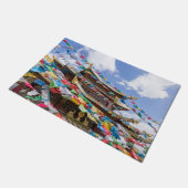 チベットの寺と祈りの言葉フラグ – 雲南省、中国 ドアマット (アングル)