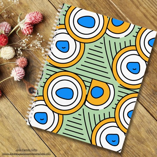 チベットの抽象的な芸術作品がパターンになったセージグリーン ノートブック