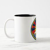 チベットの自由な円形のグランジ ツートーンマグカップ (左)