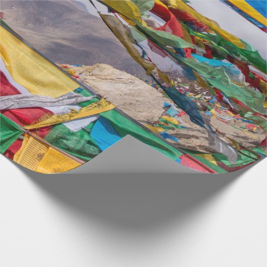 チベットの風景と祈りの言葉フラグ – ヒマラヤ ラッピングペーパー (角)