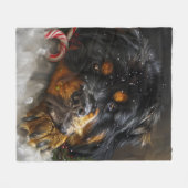 チベットマスティフドッグクリスマスフェスティバル フリースブランケット (正面(横))