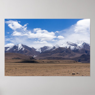 チベット、ヒマラヤ – 風光明媚な山の風景 ポスター