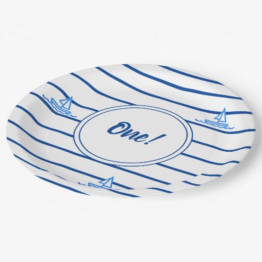 チャイルドファースト誕生日ブルーストライプズ帆船 ペーパープレート (アングル)