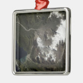 チャイ1/2n火山はマジで メタルオーナメント (左)