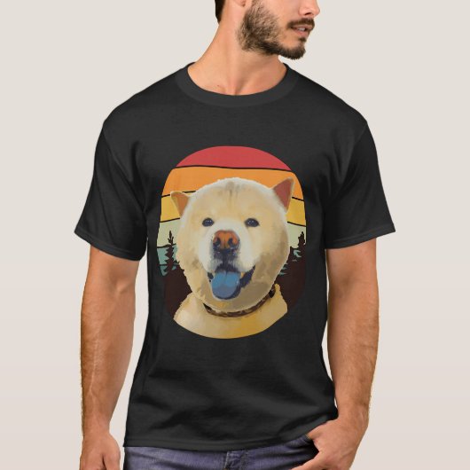 チャウチャウの顔 森のレトロパイン 日没 Tシャツ (正面)