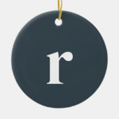 チャコールグレーイニシャルレター |トレンディーミニマル セラミックオーナメント (正面)