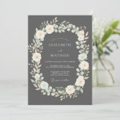 チャコールグレー+アイボリー+クリーム色のリースの結婚式 招待状 (スタンド正面)