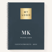 チャコールグレー モノグラムイニシャル ビジネス ノートブック (正面)