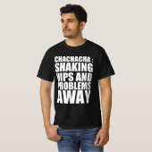 チャチャチャ:揺れるお尻と問題遠くに Tシャツ (正面フル)