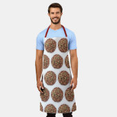 チャナマサラチョレインディアンフードチッピー皿 エプロン (着用した状態)