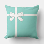 チャペルに向結婚かう花嫁 クッション (正面)