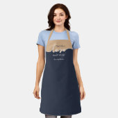 チャラパーソナライズされたーは愛で作られ食用 エプロン (着用した状態)