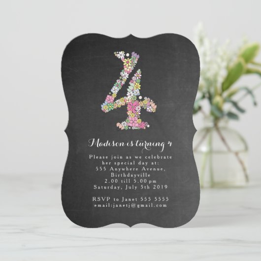 チャルクボードガールズフローラ4歳誕生日パーティー招待状 招待状 (スタンド正面)