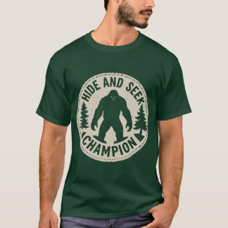 チャンピオンのBigfoot Tシャツを隠して探す Tシャツ