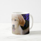 チャーミングな犬のGoldieのかわいい子犬、写真の_ コーヒーマグカップ (正面右)