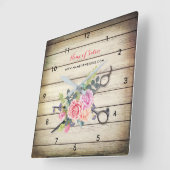 チャーミングな納屋の木製のはさみおよびバラの美容師 スクエア壁時計 (傾斜)