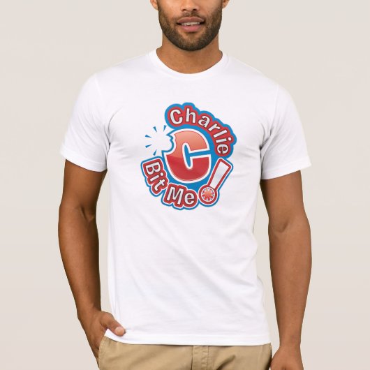 チャーリーは私を円形Tシャツのロゴかみました Tシャツ (正面)