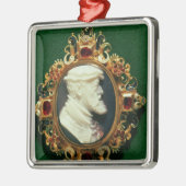 チャールズのポートレートに耐えるカメオスペインのI メタルオーナメント (左)