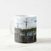 チャールズタウンハーバーコーンウォールUKポールダークロケーション コーヒーマグカップ (正面左)
