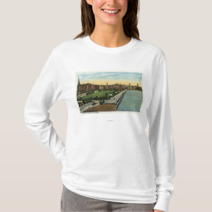 チャールズ川の盆地および遊歩道の眺め Tシャツ