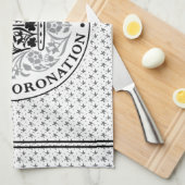 チャールズ3世の戴冠式の象徴 キッチンタオル (四つ折り)