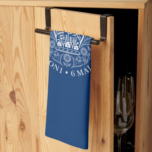 チャールズ3世コロネーションエンブレム王室の記念 キッチンタオル (三つ折り)