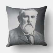 チャールズGoodnight (b/wの写真) クッション (裏面)