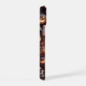 チュチガーリーュのスケルトンと幽霊、スカル、こうもり iPhone 15ケース (右側面)