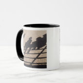 チューソン、アリゾナ: ロデオの競争相手の影 マグカップ (正面左)