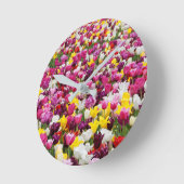 チューリップでいっぱいの畑 ラウンド壁時計 (傾斜)