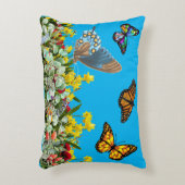 チューリップとデイジー付きバタフライフラワーガーデン アクセントクッション (正面(垂直))