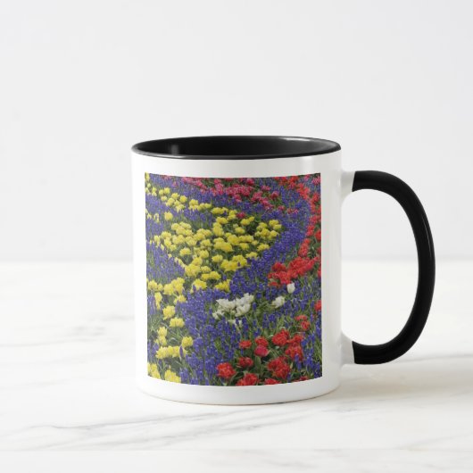 チューリップとムスカリの花の模様 2 マグカップ (右)