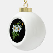 チューリップと水仙の花の黒い背景 セラミックボールオーナメント (右)