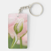 チューリップと芽のクローズアップ キーホルダー (裏面)