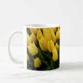 チューリップのフェスティバル- 27のマグ コーヒーマグカップ (左)