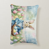 チューリップの牧草地のイースターバニー アクセントクッション (裏面(縦))