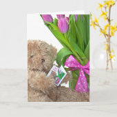 チューリップを持つハッピーバースデーのテディー・ベア カード (黄色い花)