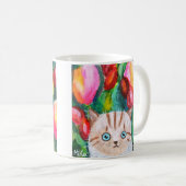 チューリップガーデンにかわいい白カラフル猫かわいらし コーヒーマグカップ (正面右)
