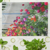 チューリップガーデンホワイトピケットフェンスのキッチンタオル キッチンタオル (折り畳み)