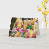 チューリップス – ピンクと黄色 – お母様の幸せの日 カード (黄色い花)