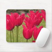 チューリップ付きダークピンクまたはレッドマウスパッド マウスパッド (マウス)