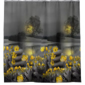 チューリップ付き黄色と灰色の夕日 シャワーカーテン (正面)