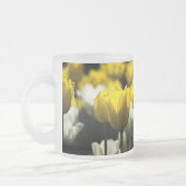 チューリップ黄色と白 フロストグラスマグカップ (左)