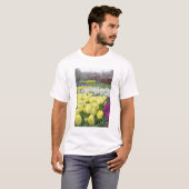 チューリップ、水仙、ムスカリの花 Tシャツ (正面フル)